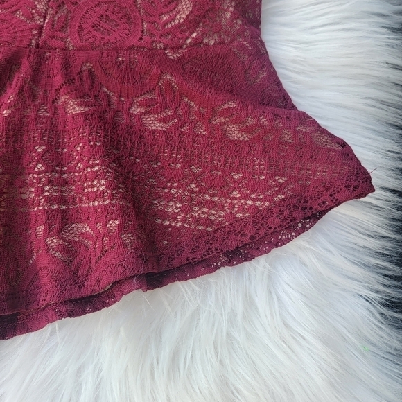 BCBG Avalaon Lace Top XS - Picture 2 of 9